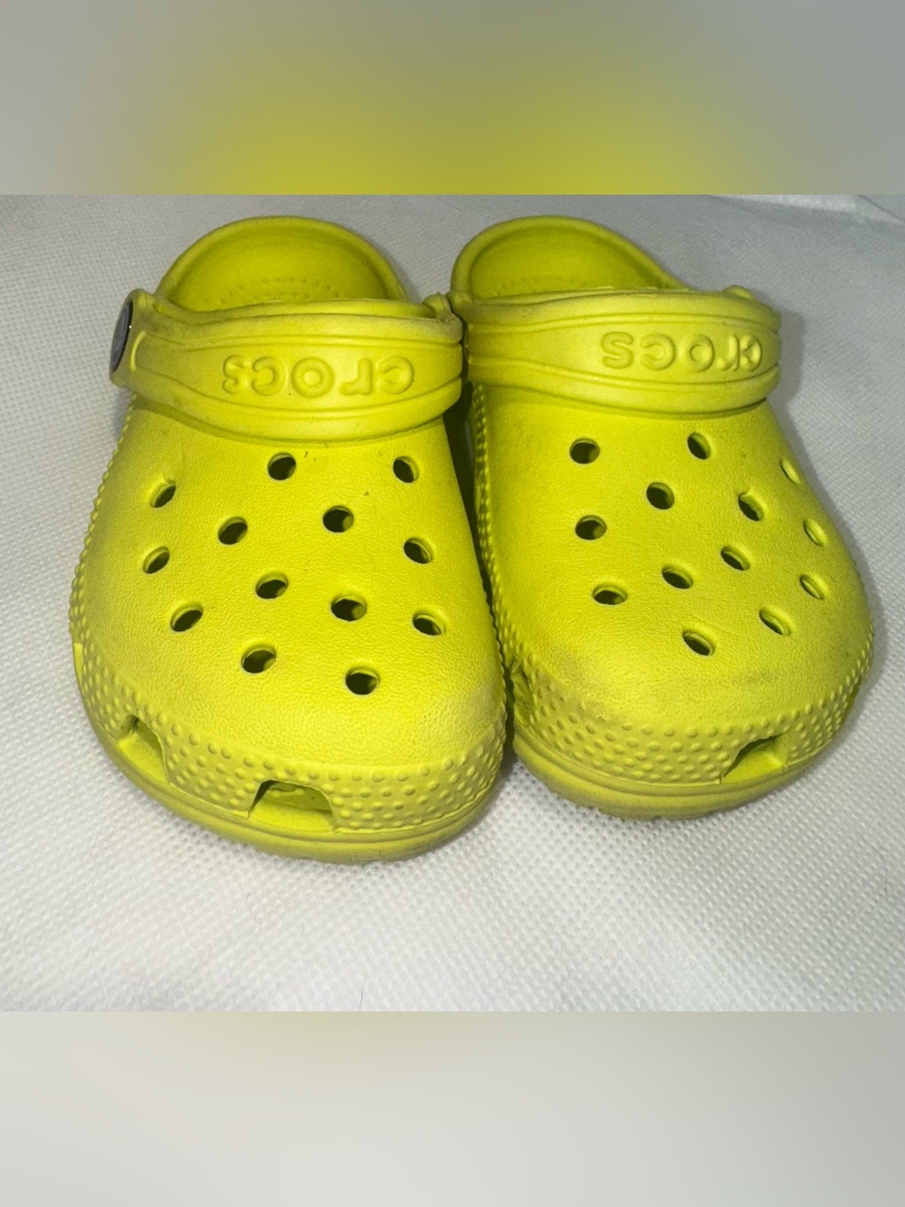 C7 CROCS CLASSIC CHILDREN’S NEON GREEN COLOR